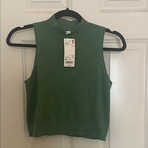 Green Sleeveless Ribbed Top from Uniqlo. Size Medium